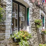 Admiralty Street 2 Bed